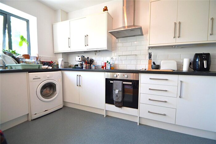 2 Bedroom Apartment To Rent In Lennard Road, Croydon, CR0