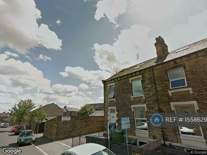 1 Bedroom Flat To Rent In Syringa Street, Huddersfield, HD1