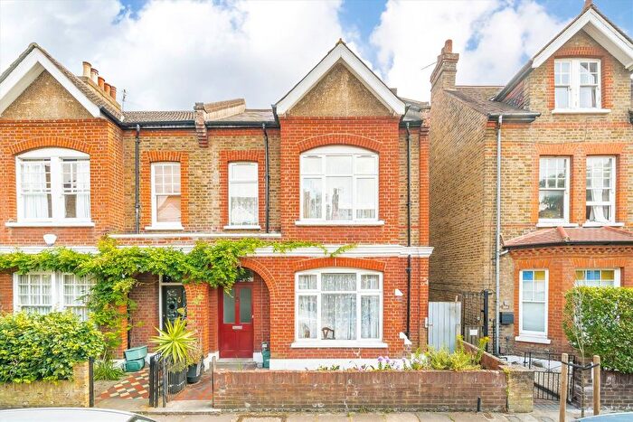 6 Bedroom Semi-Detached House For Sale In Disraeli Road, Ealing, W5