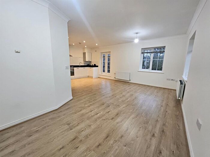 2 Bedroom Flat To Rent In Temple Road, Bolton, BL1