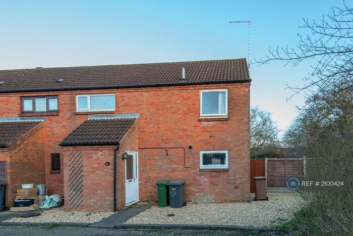 3 Bedroom Semi-Detached House To Rent In Links Way, Luton, LU2