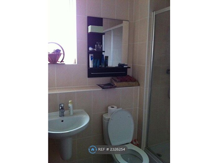 2 Bedroom Flat To Rent In Helix Court, Hounslow, TW4