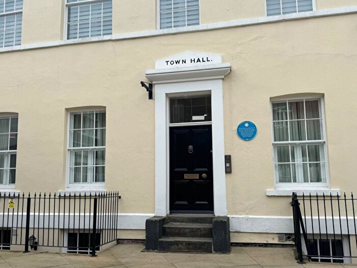 2 Bedroom Flat To Rent In Crown Court, Wakefield, West Yorkshire, WF1