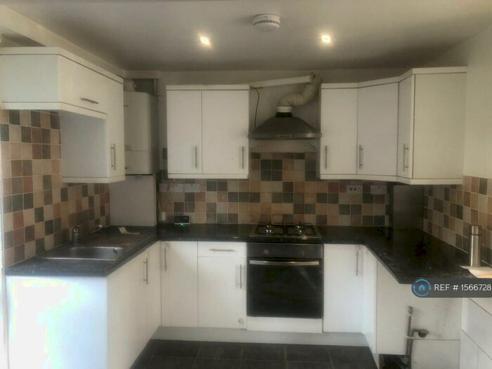2 Bedroom Flat To Rent In Hanham, Hanham, Bristol, BS15