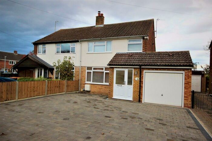 3 Bedroom Semi-Detached House To Rent In Norman Road, Bedfordshire, MK45