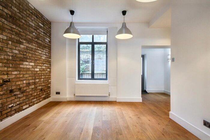 2 Bedroom Flat To Rent In Balls Pond Road, (), London, N1