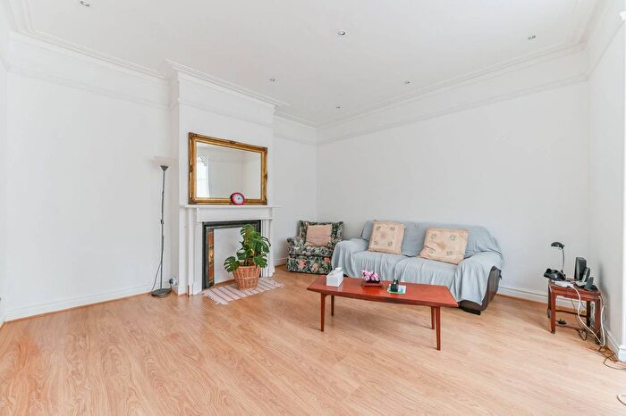 7 Bedroom Semi-Detached House For Sale In Sanderstead Road, Sanderstead, South Croydon, CR2