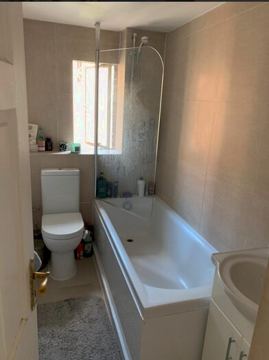 1 Bedroom Flat To Rent In Paramount Court, London, WC1E