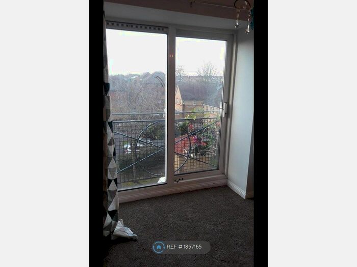 2 Bedroom Flat To Rent In Sutton, London, SM1