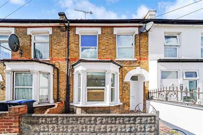 3 Bedroom Terraced House To Rent In Kings Road, Edmonton, N18