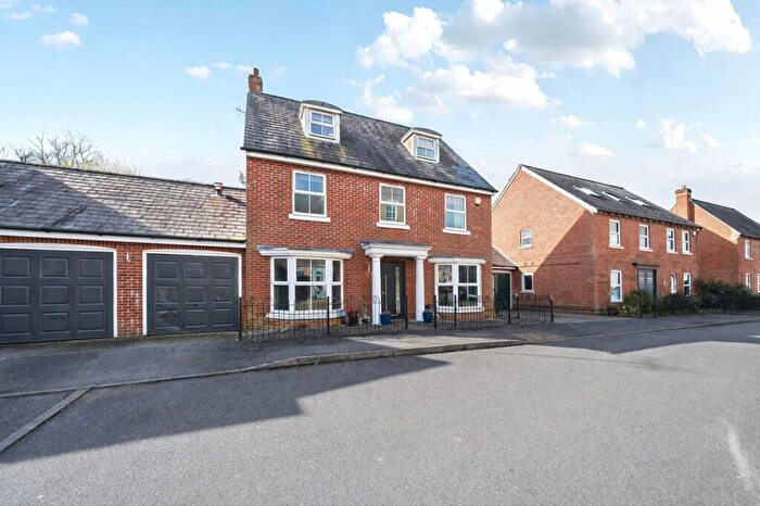 5 Bedroom Detached House For Sale In Otterbourne Walk, Sherfield Park, RG27