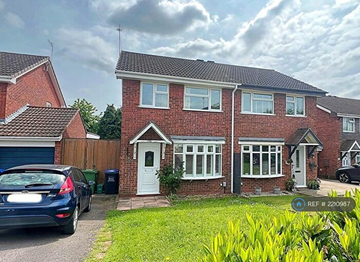3 Bedroom Semi-Detached House To Rent In Tisdale Rise, Kenilworth, CV8