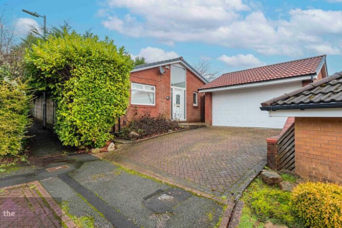 3 Bedroom Detached Bungalow For Sale In Grizedale Close, Bolton, BL1