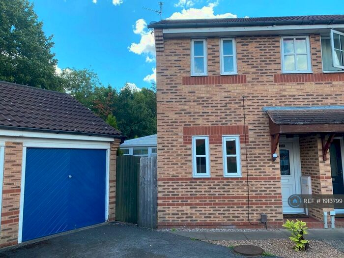 2 Bedroom Semi-Detached House To Rent In Simpson Close, Newark, NG24