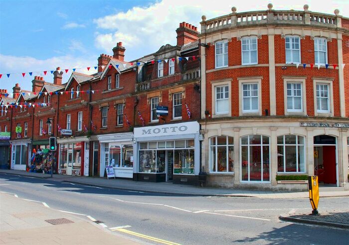 2 Bedroom Flat To Rent In High Street, Lyndhurst, SO43