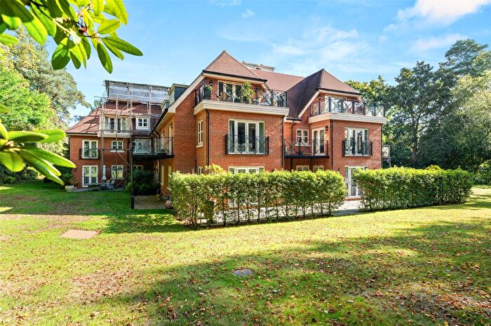 2 Bedroom Flat For Sale In Brockenhurst Road, Ascot, Berkshire, SL5