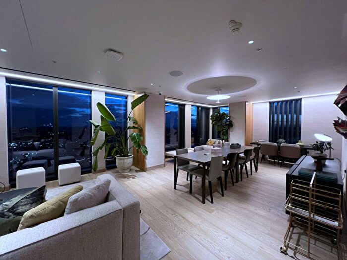 2 Bedroom Flat To Rent In Nine Elms Lane, London, SW8
