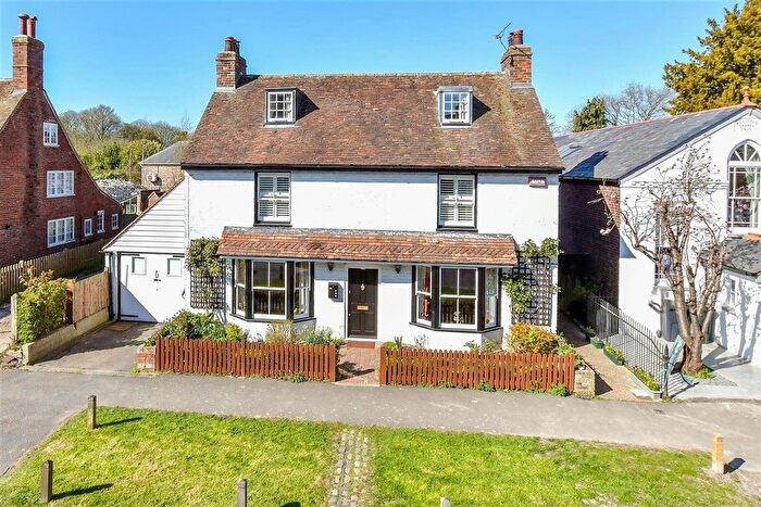 4 Bedroom Detached House For Sale In The Street, Appledore, Kent, TN26