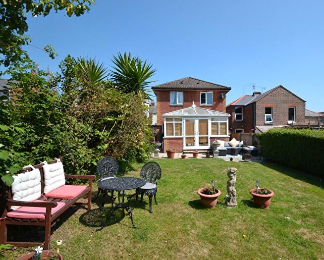3 Bedroom Detached House For Sale In Mitchells Road, Ryde, Isle Of Wight, PO33