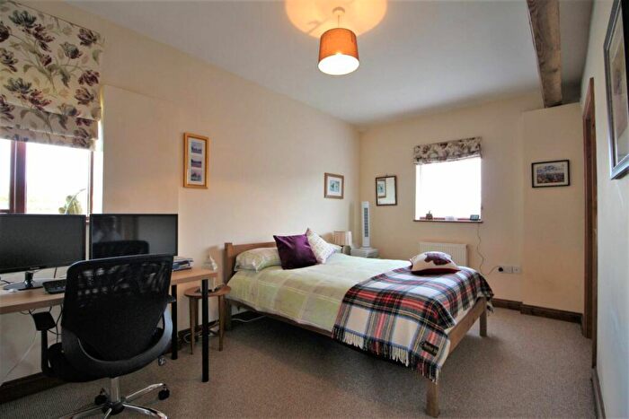 2 Bedroom Bungalow To Rent In Brockhall Road, Flore -, NN7