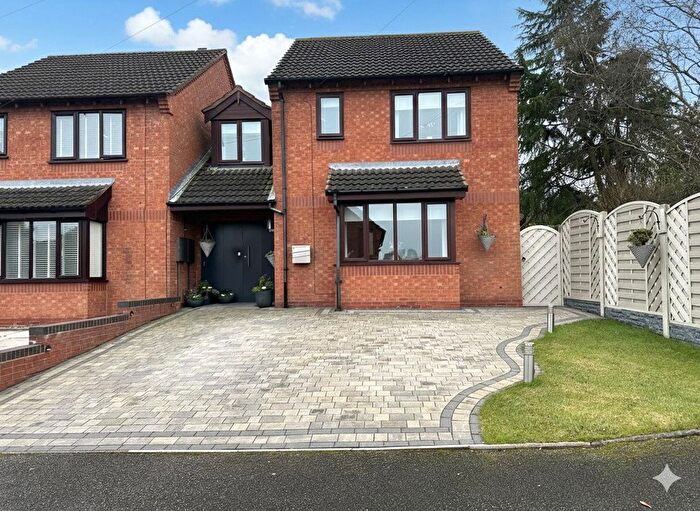 3 Bedroom Link Detached House For Sale In Hillside Drive, Kingshurst, Birmingham, West Midlands, B37