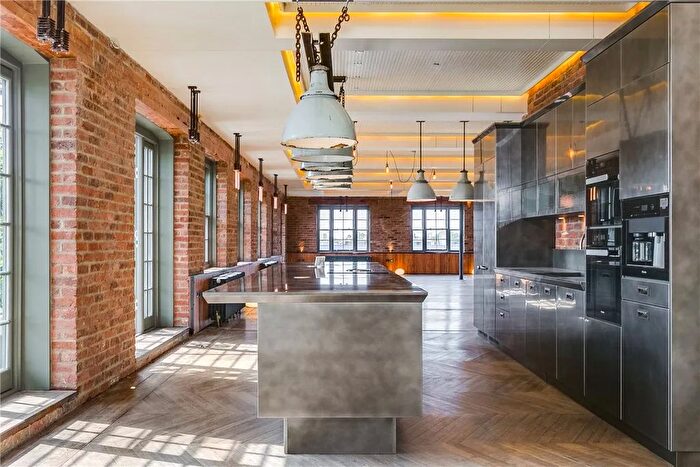 4 Bedroom Flat To Rent In Penthouse, Holmes Road, Kentish Town, NW5