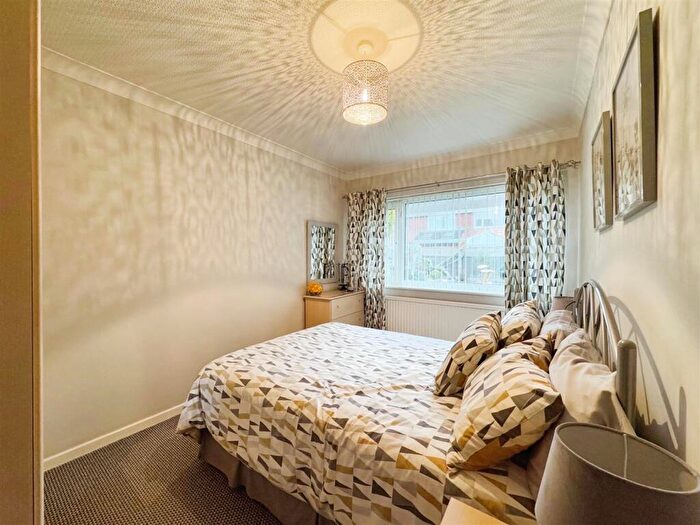 2 Bedroom Semi-Detached Bungalow For Sale In Strathaven Road, Carlton-In-Lindrick, Worksop, S81