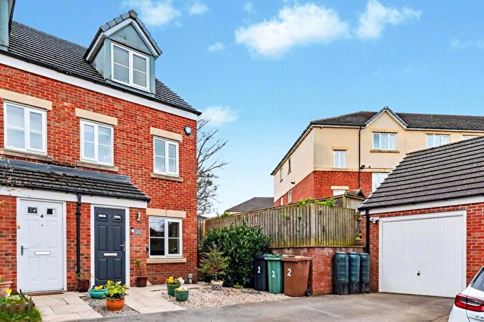 3 Bedroom Semi Detached House For Sale In Beech Tree Avenue, Kirkstall, Leeds, LS5