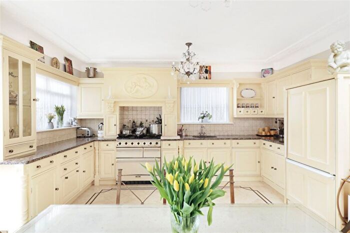 3 Bedroom Semi Detached House For Sale In Foresters Drive, Walthamstow, London, E17