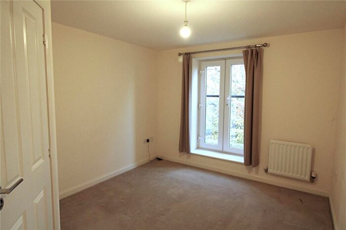 2 Bedroom Apartment To Rent In Hansen Gardens, Hedge End, Southampton, Hampshire, SO30