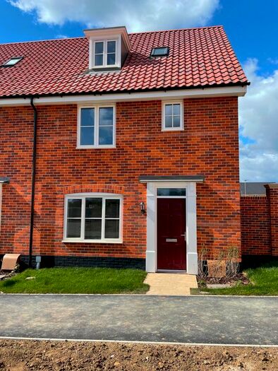 3 Bedroom Terraced House To Rent In How Walk, Onehouse, Stowmarket, IP14