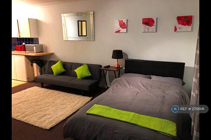 Studio To Rent In Sough, Slough, SL1