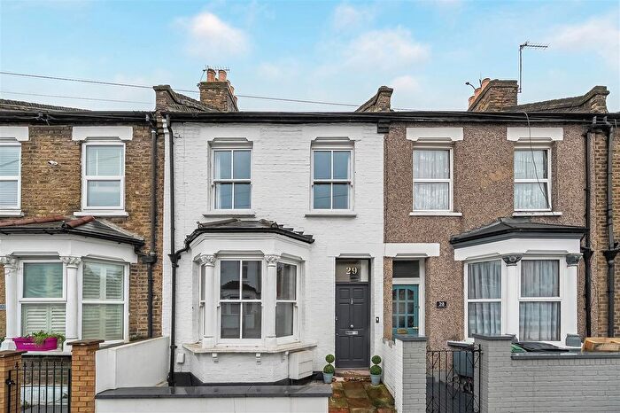 2 Bedroom Terraced House For Sale In Malvern Road, Tottenham, N17
