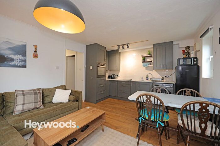 1 Bedroom Flat For Sale In Kingfisher Close, Madeley, Crewe, Cheshire, CW3