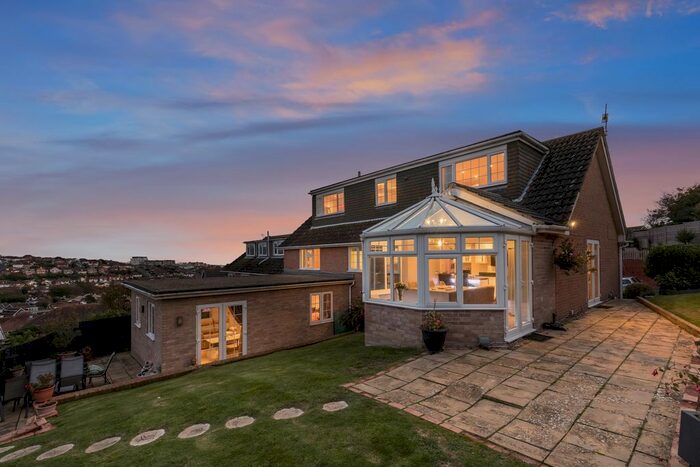 1 Bedroom Flat To Rent In Saxon Close, Saltdean, Brighton, East Sussex BN2