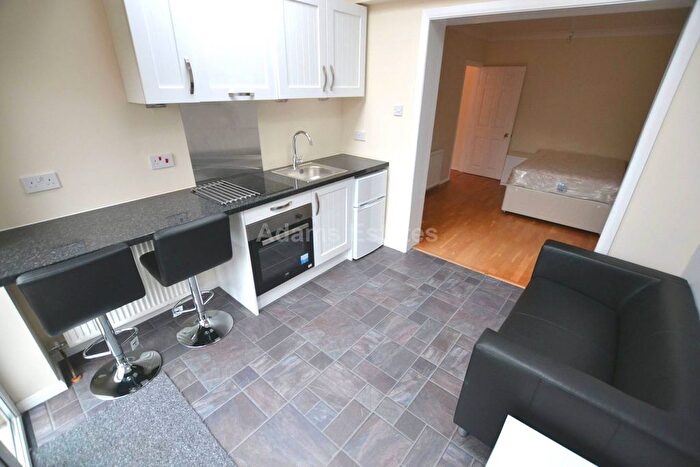 1 Bedroom Studio To Rent In Byron Road, Reading, RG6