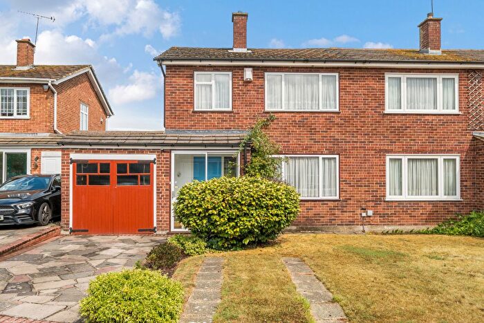 3 Bedroom Semi Detached House For Sale In Laneside, Chislehurst, BR7