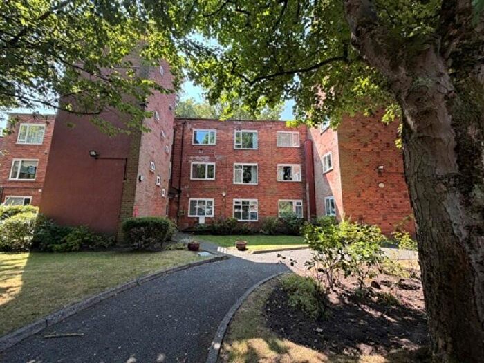 2 Bedroom Flat To Rent In Cromptons Court, Liverpool, Merseyside., L18