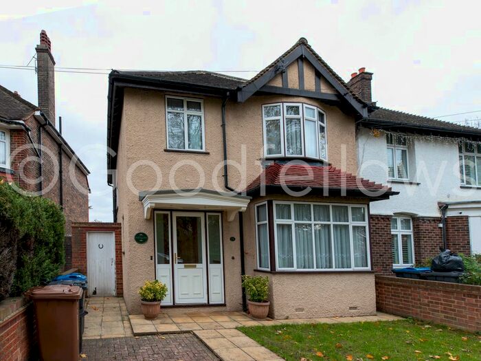 3 Bedroom Detached House To Rent In Cricket Green, Mitcham, CR4
