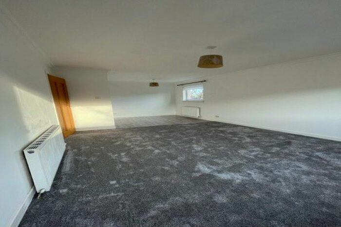 2 Bedroom Flat To Rent In Laurel Drive, Glasgow G75