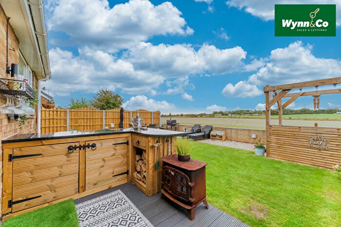 3 Bedroom Semi-Detached House For Sale In Ravensmead, Featherstone, Pontefract, WF7