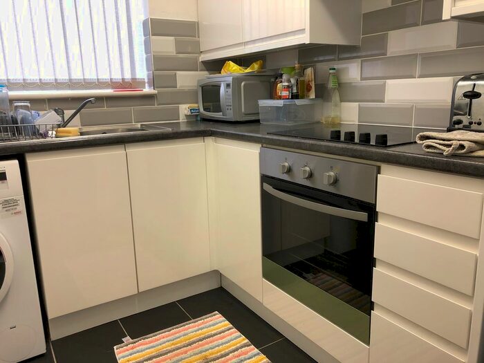 1 Bedroom Flat To Rent In Rectory Lane, Woodstock OX20