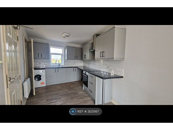 1 Bedroom Flat To Rent In Bungalow Road, Edlington, Doncaster, DN12