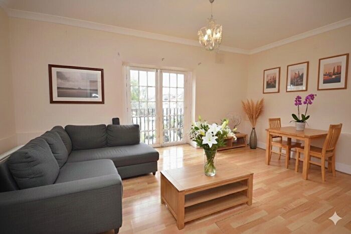 2 Bedroom Flat To Rent In Regal Row, London, SE15