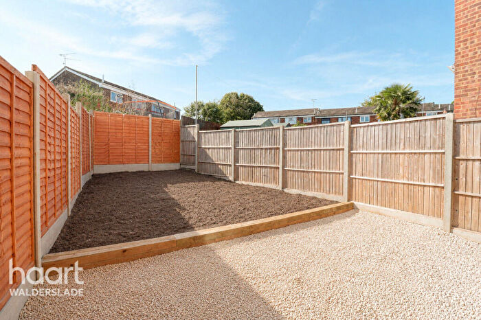 2 Bedroom End Of Terrace House For Sale In Larchwood Close, Chatham, ME5