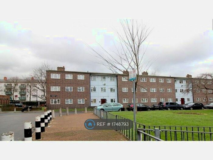 3 Bedroom Flat To Rent In Guildford House, London, SE5