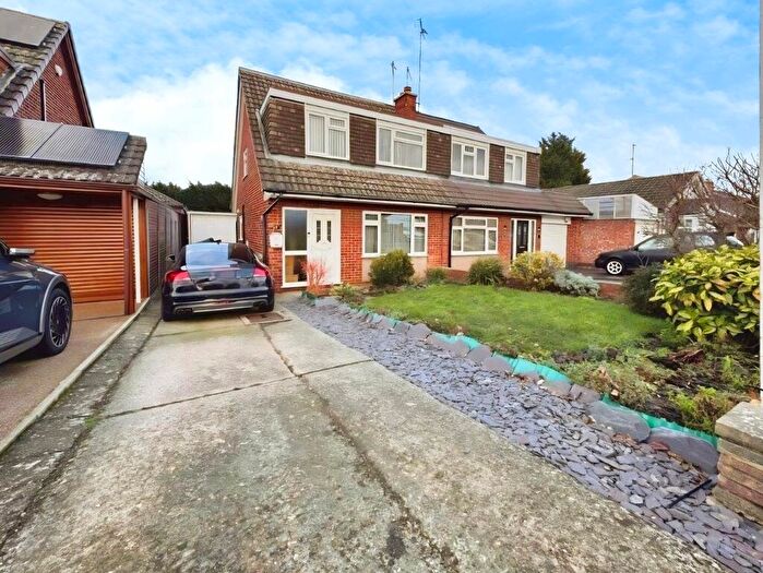 3 Bedroom Semi Detached House For Sale In Thomson Close, Leicester., LE4