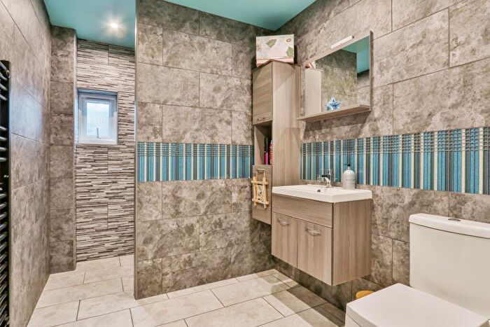 3 Bedroom Bungalow For Sale In Encombe Close, Poole, BH12