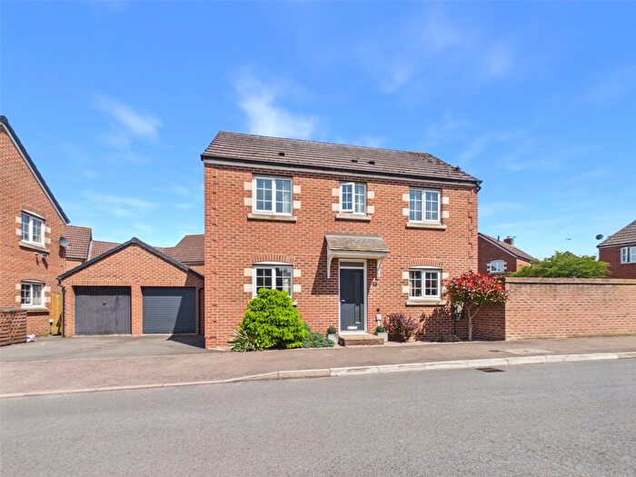 3 Bedroom Detached House For Sale In Lyneham Drive, Quedgeley, Gloucester, Gloucestershire, GL2