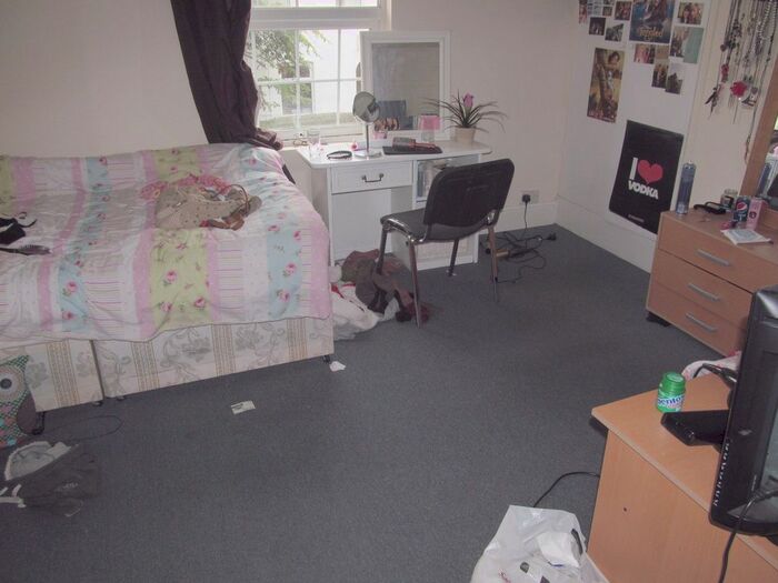 5 Bedroom Terraced House To Rent In De Beauvoir Road, Reading, RG1